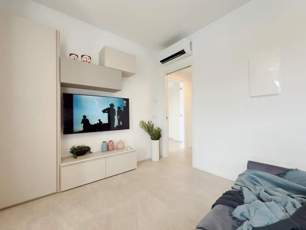 Homeby, Casa Raffaele Milán