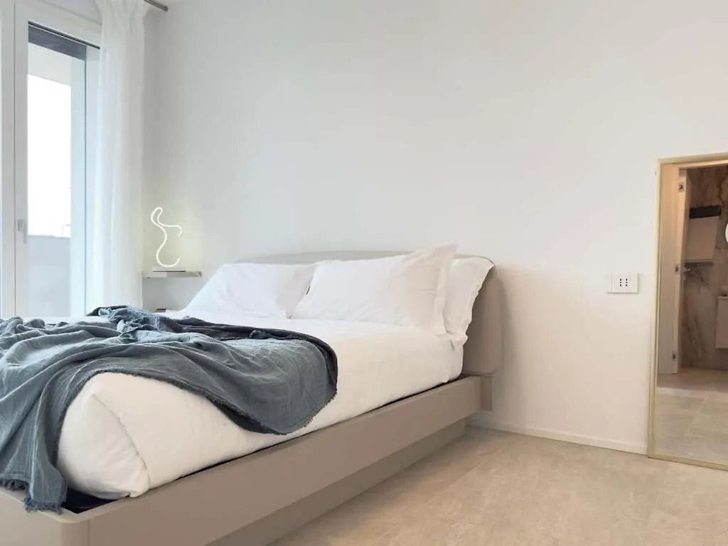 Homeby, Casa Raffaele 0*, Milán